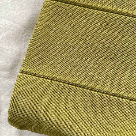 BCBG knee length bandage skirt - Picture 2 of 5